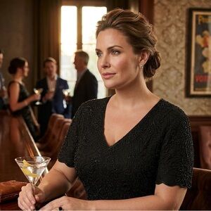 Laurence Kazar Black Beaded V-Neck Short Sleeve Top 100% Silk, Size XL 1980s